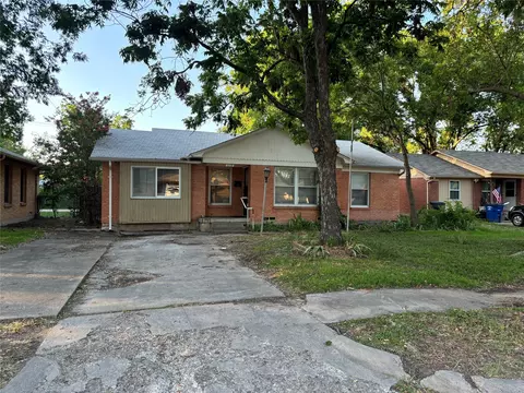 2009 Costa Mesa Dr, Dallas, TX 75228