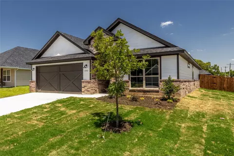102 Clover Cir, Weatherford, TX 76086