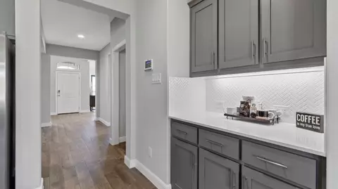 Entry Way - 1925 Jackson St, Cleburne, TX 76033 photo 1 of 1