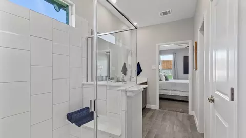 Bath - 1925 Jackson St, Cleburne, TX 76033 photo 2 of 3