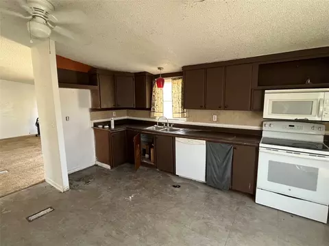 148 Blue Sky Ln, Springtown, TX 76082 photo 5