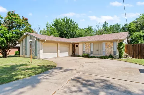 617 Chisholm Trl, Denton, TX 76209