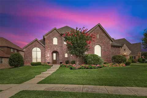 8700 Scarlet Trl, Lantana, TX 76226