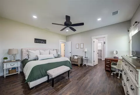 124 Whispering Oaks Trl, Sunset, TX 76270 photo 12