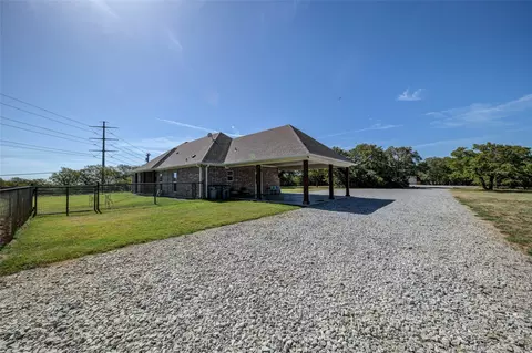 124 Whispering Oaks Trl, Sunset, TX 76270 photo 32
