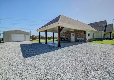 124 Whispering Oaks Trl, Sunset, TX 76270 photo 21