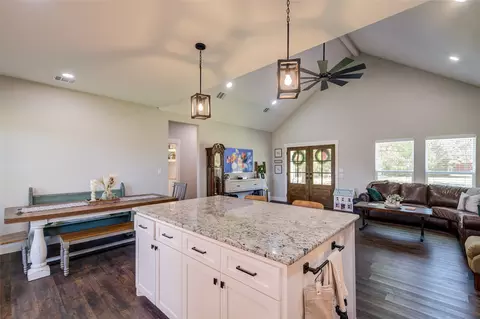 124 Whispering Oaks Trl, Sunset, TX 76270 photo 6