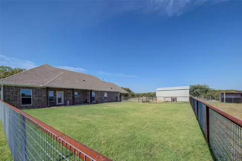 124 Whispering Oaks Trl, Sunset, TX 76270 photo 25