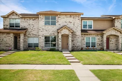 2305 Homewood Ln, Grand Prairie, TX 75050