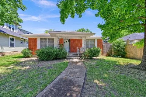 215 E Main St, Whitesboro, TX 76273