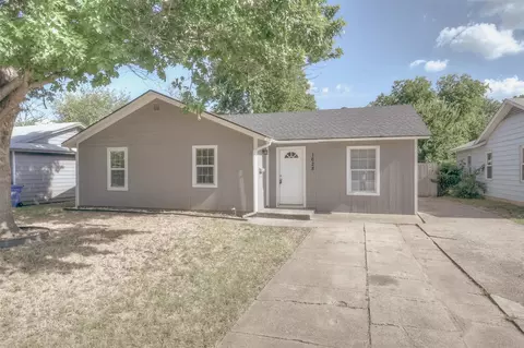 1628 Fagan Dr, Blue Mound, TX 76131