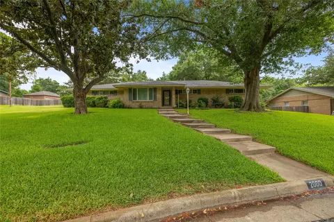 2000 Westview Ter, Arlington, TX 76013