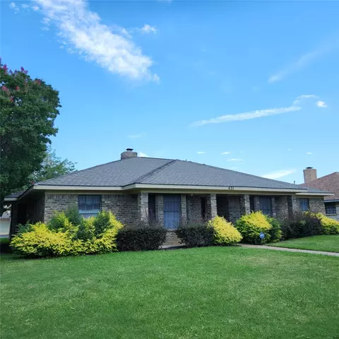 421 Pebblecreek Dr, Garland, TX 75040