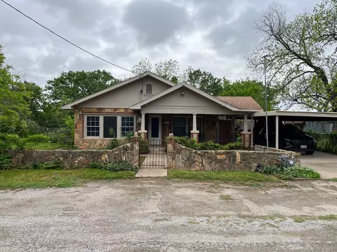 52 Lamar St, Santo, TX 76472
