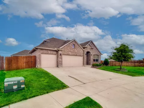 1132 Scotney Ln, Saginaw, TX 76131