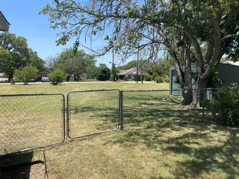602 E Fitzgerald St, Bangs, TX 76823 photo 29