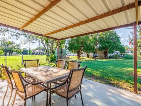 602 E Fitzgerald St, Bangs, TX 76823 photo 27