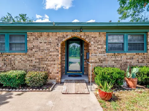 602 E Fitzgerald St, Bangs, TX 76823