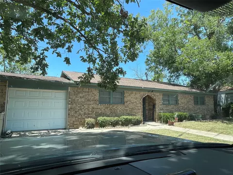 602 E Fitzgerald St, Bangs, TX 76823 photo 2