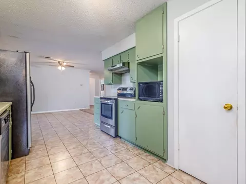 602 E Fitzgerald St, Bangs, TX 76823 photo 9