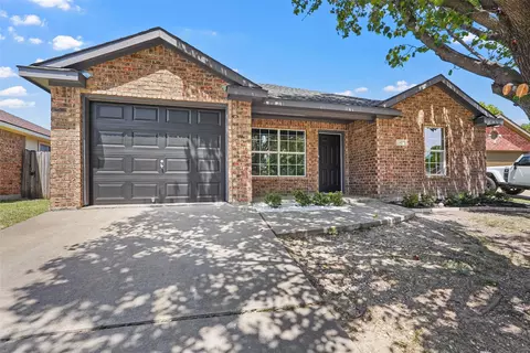 5423 Jordan Ridge Dr, Dallas, TX 75236