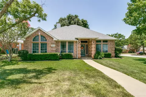 7041 Spanish Oaks Dr, North Richland Hills, TX 76182