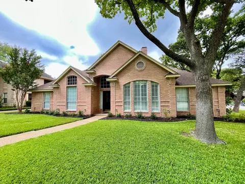 7100 Forestwind Ct, Arlington, TX 76001