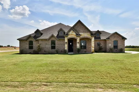 7428 Stonehenge Dr, Sanger, TX 76266