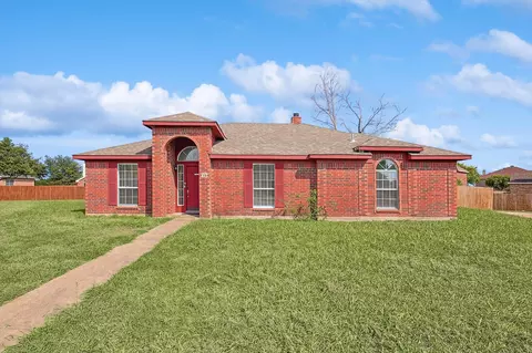 417 Chestnut Ln, Desoto, TX 75115