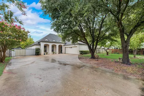 2704 Aspen Dr, Dallas, TX 75227
