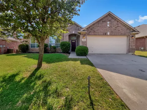 9025 Chardin Park Dr, Fort Worth, TX 76244