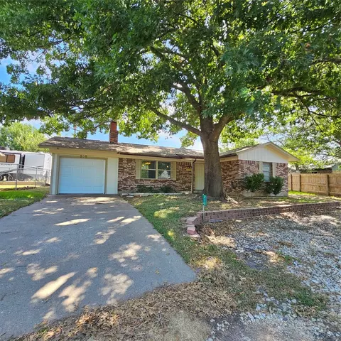218 Giant Cedar Trl, Whitney, TX 76692