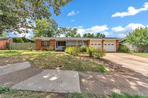 6204 Brentwood Dr, Fort Worth, TX 76112