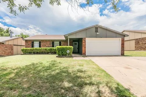 7136 Nutmeg Ln, Dallas, TX 75249