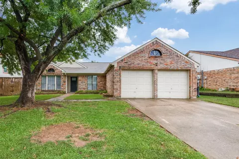 500 Sage Ln, Euless, TX 76039 photo 2