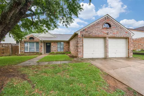 500 Sage Ln, Euless, TX 76039
