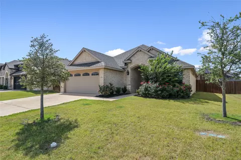 271 Moonshadow Dr, Waxahachie, TX 75165