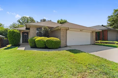 5819 Sterling Green Trl, Arlington, TX 76017