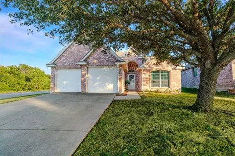 200 Creekwood Dr, Princeton, TX 75407