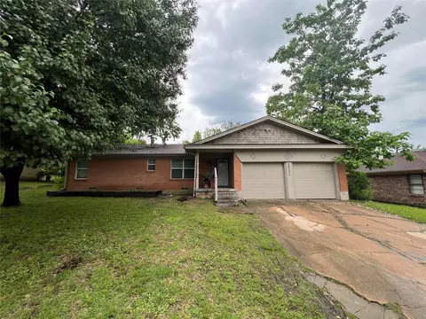 1217 Northwood Dr, Commerce, TX 75428