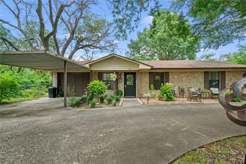 202 W Goss St, Terrell, TX 75160