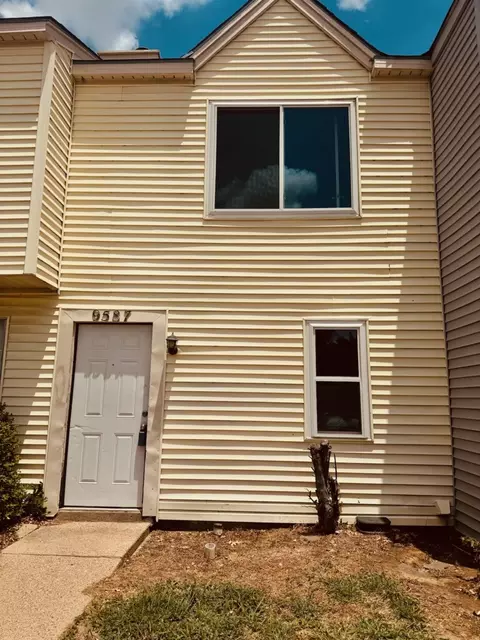 9587 Olde Towne Row, Dallas, TX 75227