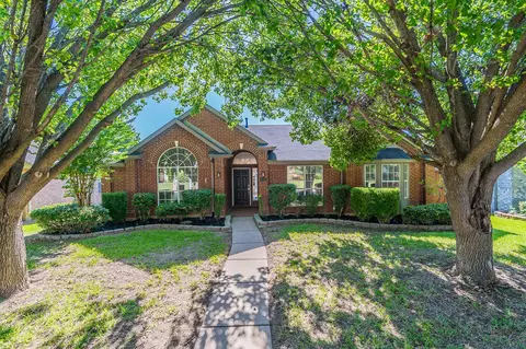 1032 Hampshire Ln, Cedar Hill, TX 75104