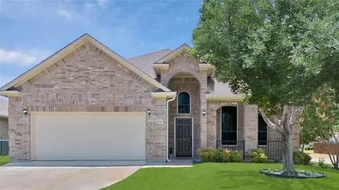 8236 Fall Crest Dr, Hurst, TX 76053