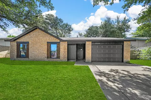 2222 Quail Hollow Dr, Grand Prairie, TX 75051