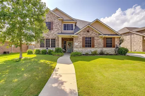 808 Valley Ridge Rd, Burleson, TX 76028