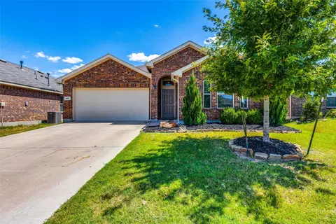 425 Pollyann Trl, Haslet, TX 76052