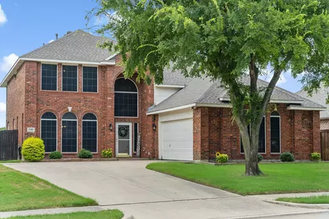 5806 Greenway Dr, Rowlett, TX 75089