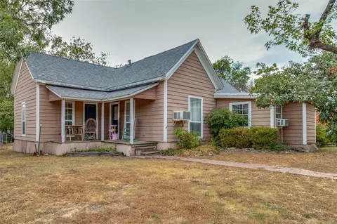 501 W Turner St, Wolfe City, TX 75496