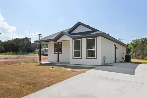 1003 Pease River Dr, Granbury, TX 76048